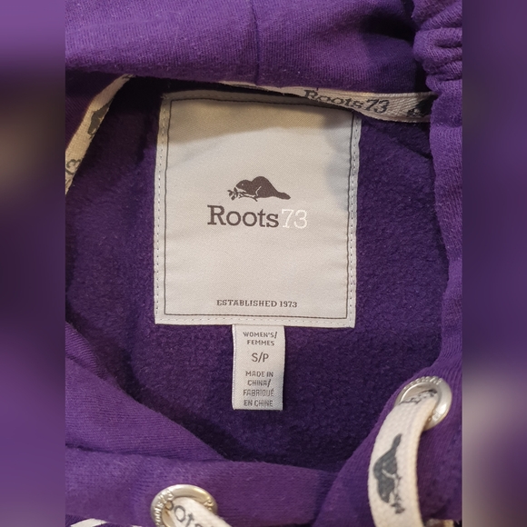 Roots University of Toronto hoodie, purple, size small - Picture 3 of 3